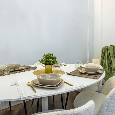 Station, Luxury & Modern With Comfort! Apartment Milan