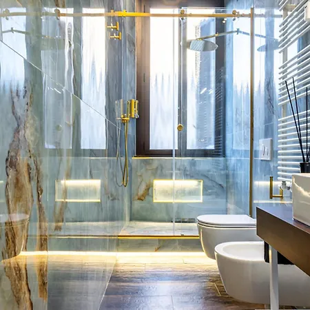 Station, Luxury & Modern With Comfort!