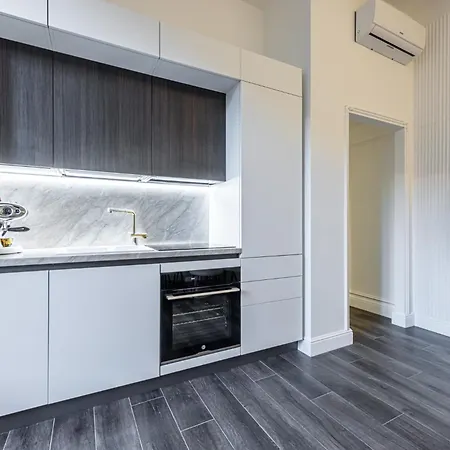 Station, Luxury & Modern With Comfort! * Milan